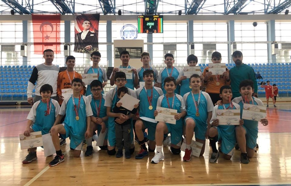 Ispartalı hentbolcular, yarı finallere yükseldi 