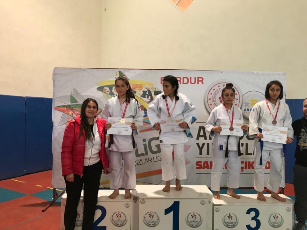 Ispartalı Judoculardan 1 gümüş, 1 bronz madalya 
