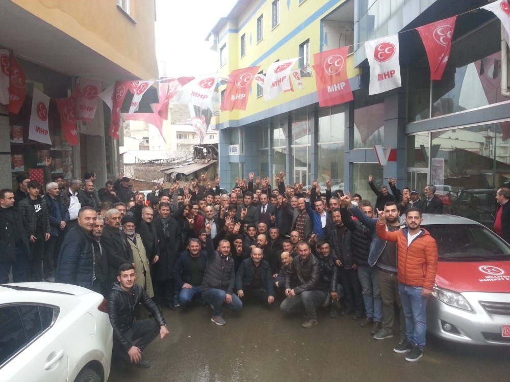 İspir’li gençlerden MHP ile istişare 