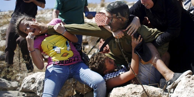 İsrail askerine direnen kız bakın kim çıktı