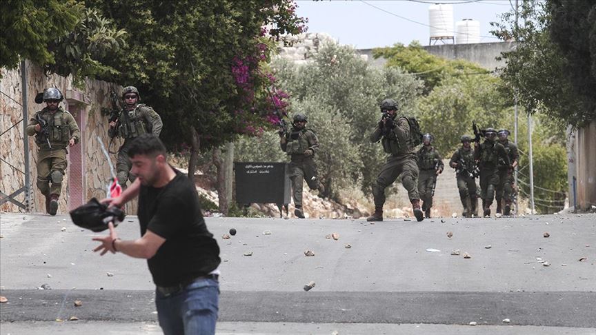 İsrail askerleri, Batı Şeria'da 1 Filistinliyi yaraladı