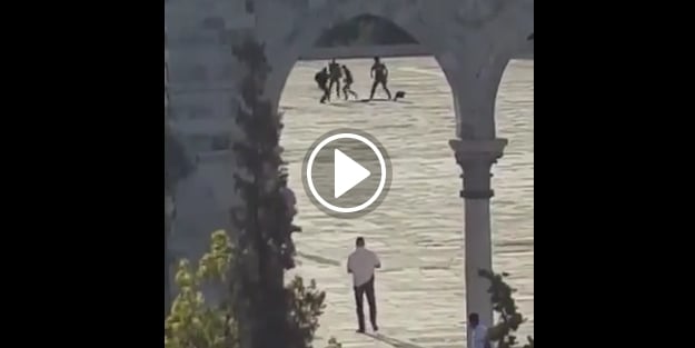 İsrail askerleri namaz için direnen Filistinli'yi vurdu!