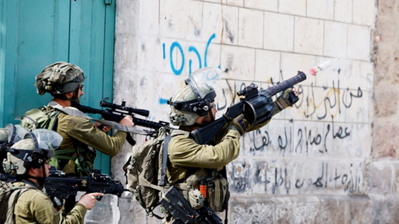 İsrail bunu da yaptı! Büyük vicdansızlık! Ruhsatsız deyip camiyi yıktı!