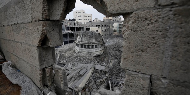 İsrail camileri yıktı ama... Ezanları susturamadı