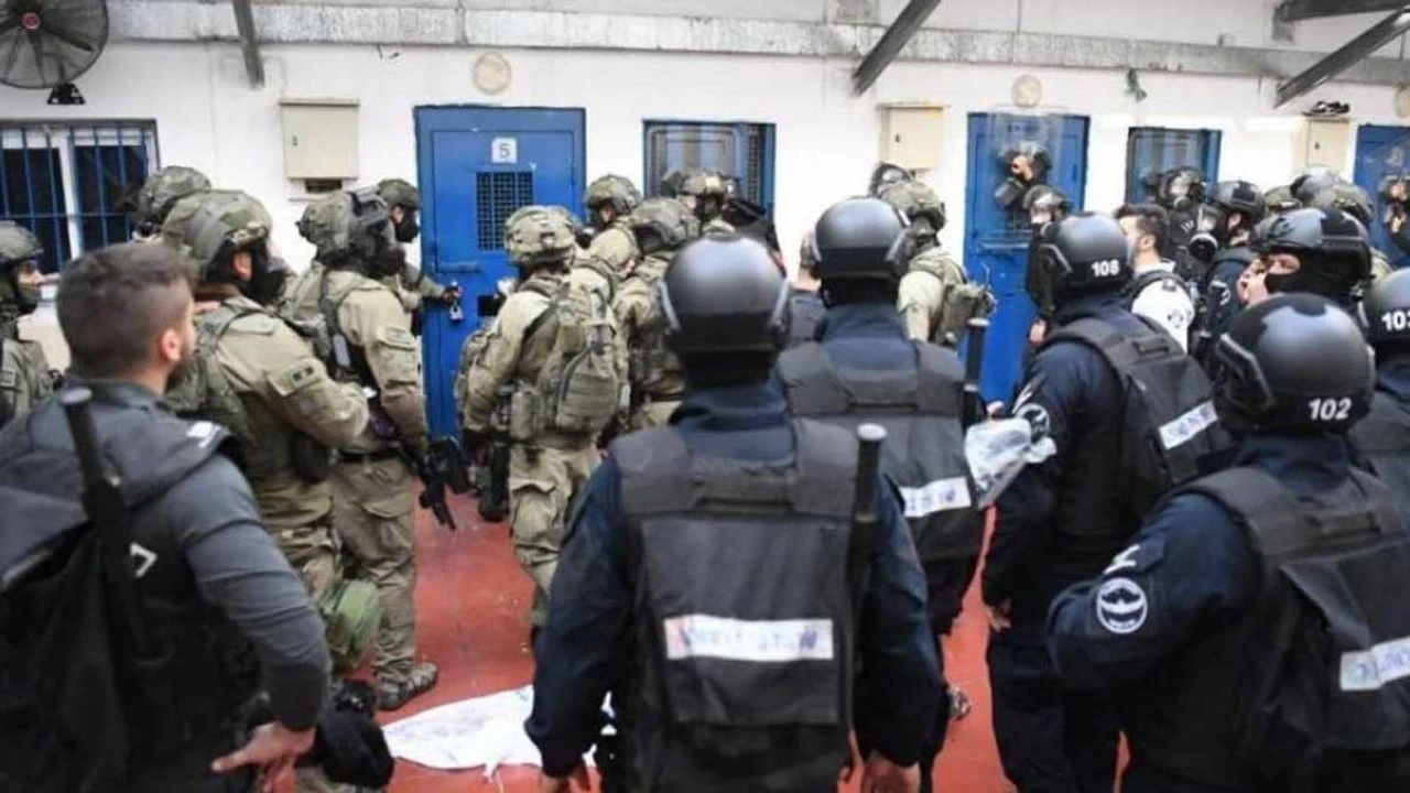 İsrail cezaevlerinde oruç zulmü!