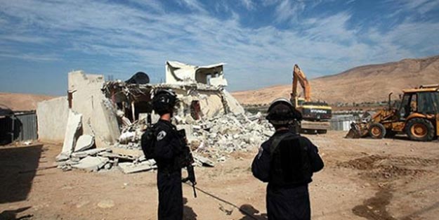 İsrail Doğu Kudüs'te Filistinlilere ait bir binayı yıktı
