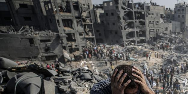 İsrail dünyayı kaosa sürüklüyor: İsrail "yanmış toprak politikası" uyguladı! Binlerce kişiyi yerinden edildi