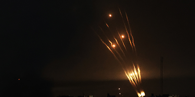 İsrail en zorlu 24 saatini yaşadı! Komşudan peş peşe füze saldırısı