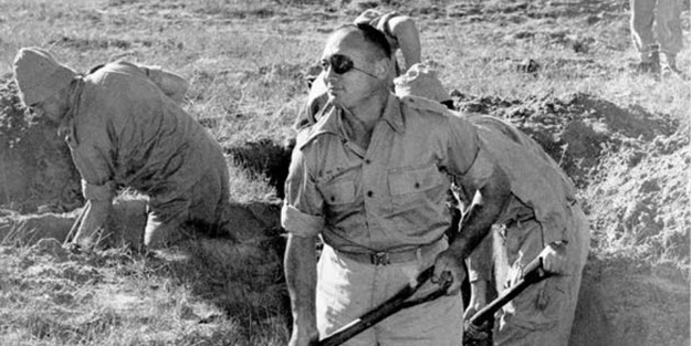 Hem işgalci, hem antika hırsızı