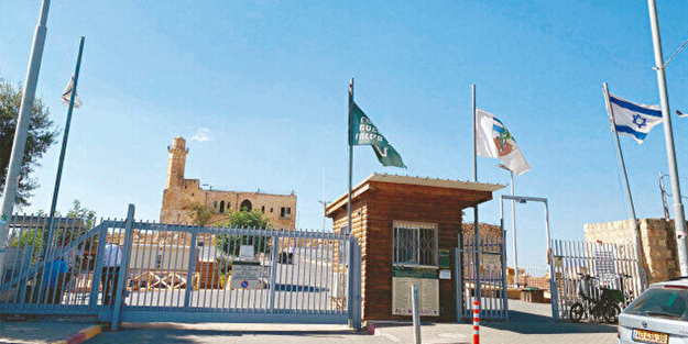 İsrail ezanı da yasakladı!