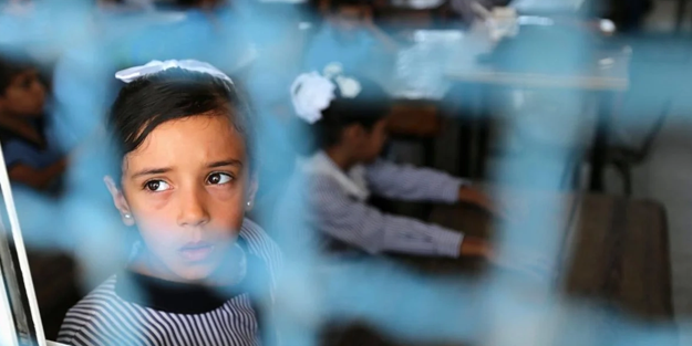 İsrail, Filistin okullarının müfredatına müdahale etti!