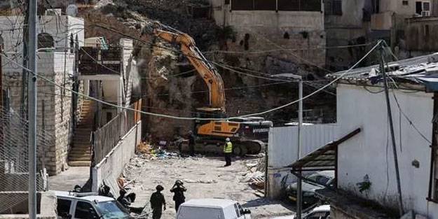 İsrail Filistinlilere ait 81 binayı yıktı