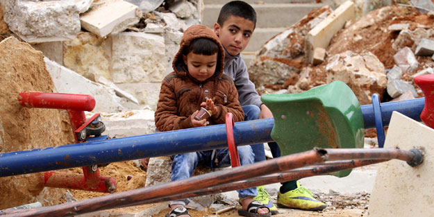 İsrail çocuk oyun parkını yıktı