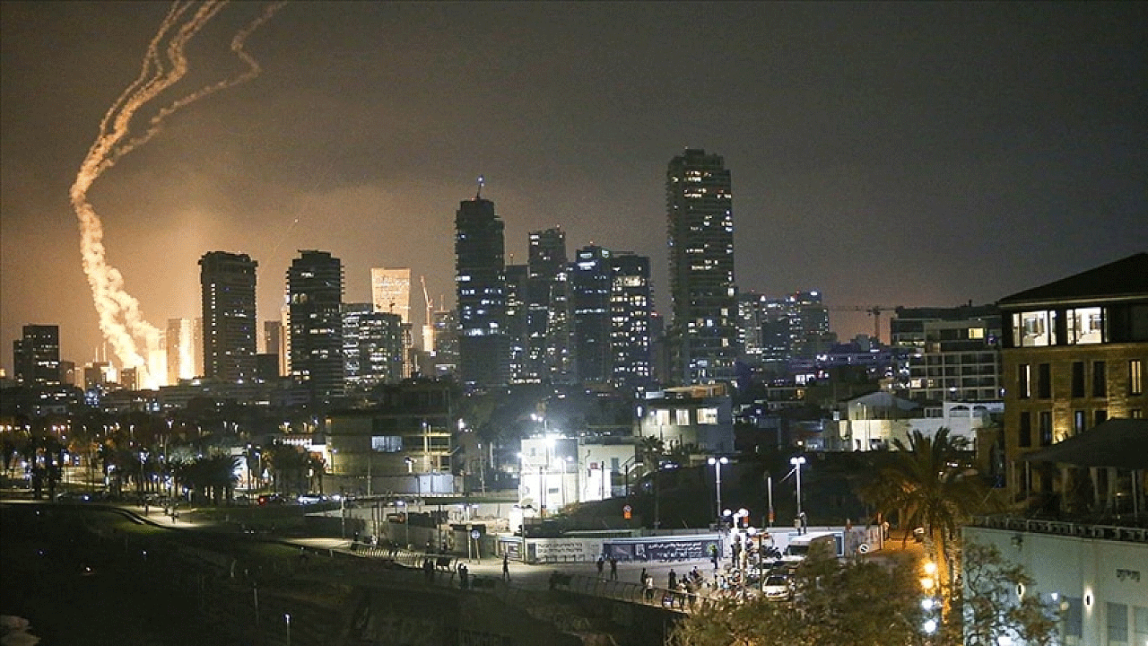 İsrail füzelerle vuruluyor