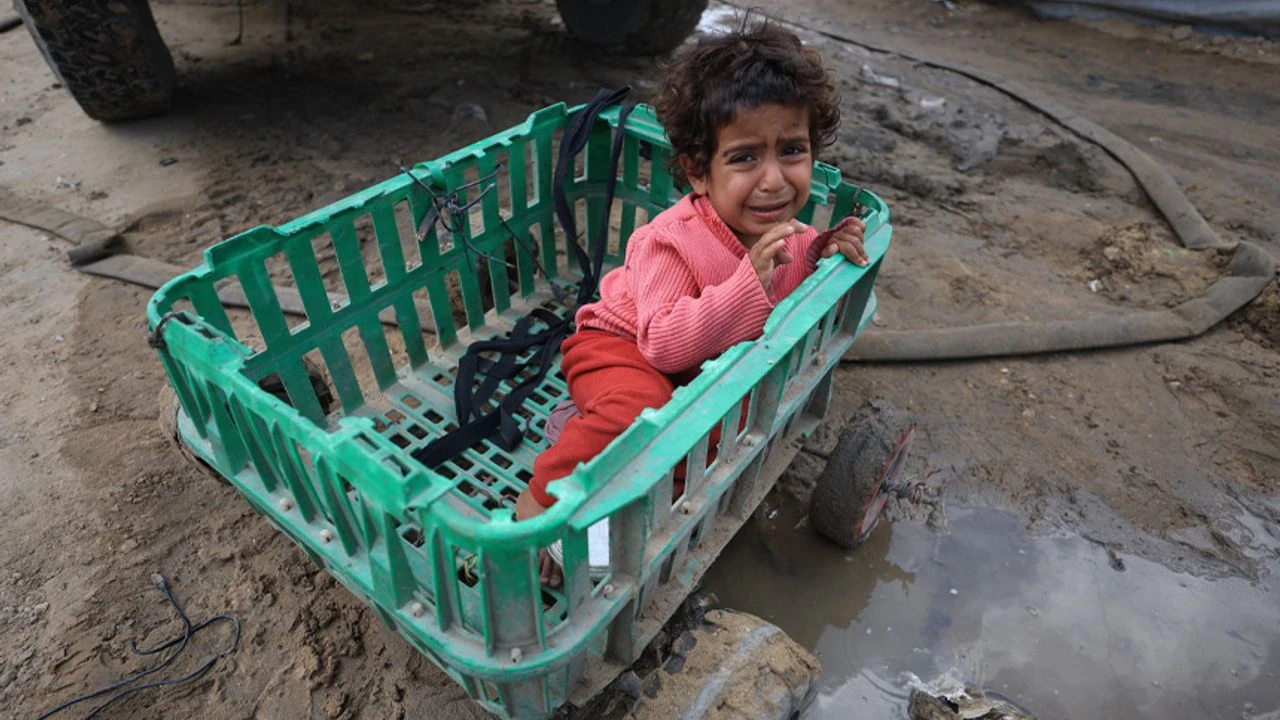İsrail, Gazze'de taziye çadırını bombaladı!