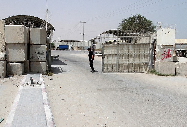 İsrail Gazze'nin tek ticari sınır kapısını kapattı