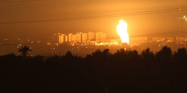 İsrail, Gazze'ye 70 füze attı