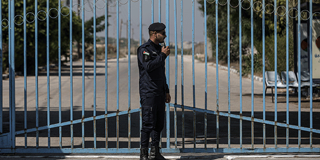 İsrail, Gazze'ye açılan Erez sınır kapısını geçişlere kapattı