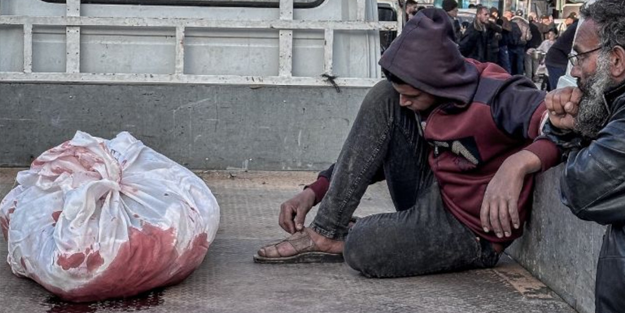 İsrail güçleri Gazze'de gıda yardımı bekleyen Filistinlileri vurdu