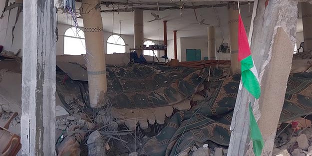 İsrail hastaneleri ve ibadethaneleri hedef alıyor! Gazze Şeridi’nde 12 camiyi bombaladı