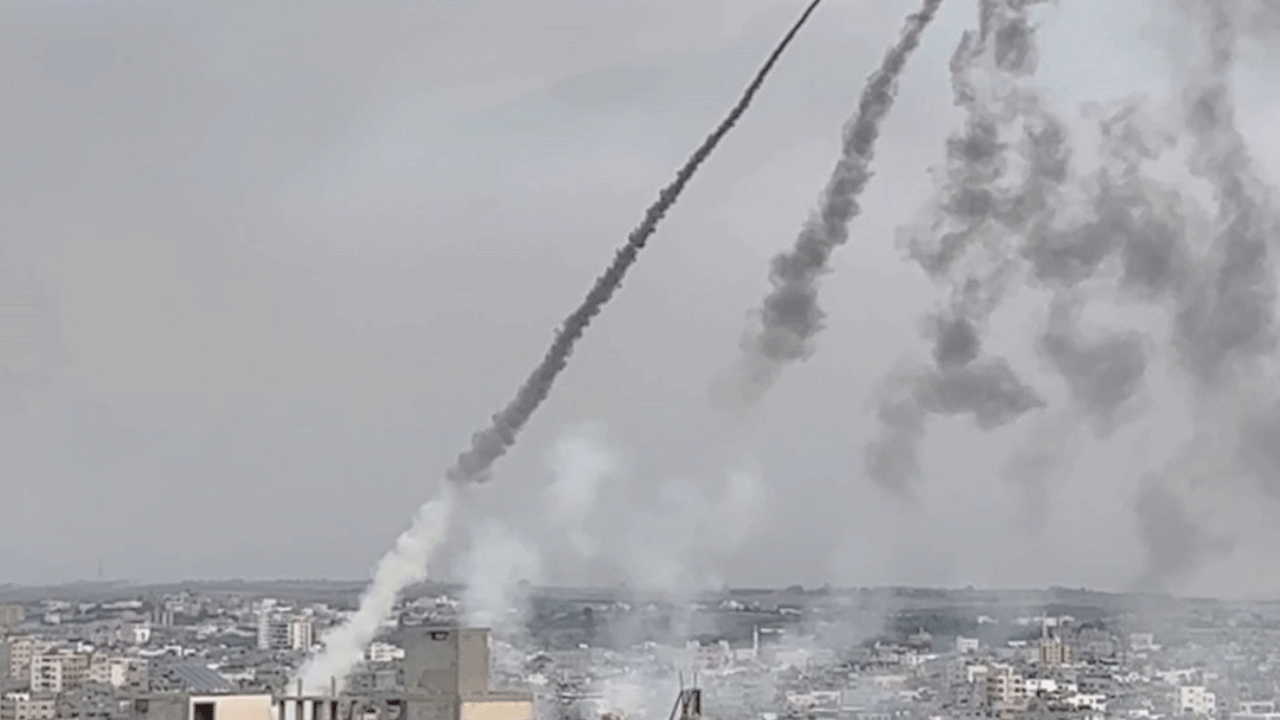 İsrail hipersonik balistik füzelerle vuruldu