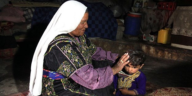 İsrail işgaline karşı mağarada yaşıyorlar