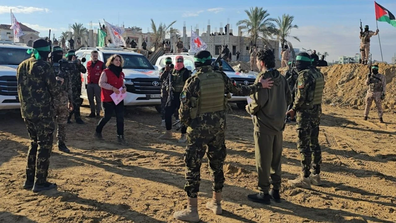 İsrail kendi esirlerini kasten bombalıyor!