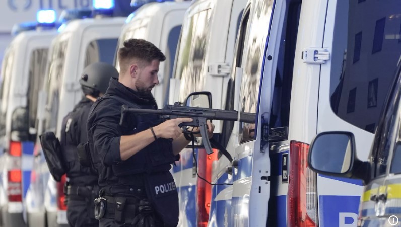 İsrail Konsolosluğu'na silahlı saldırı!