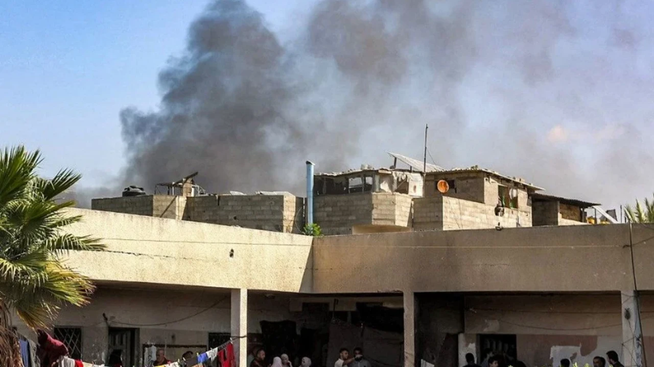 İsrail ordusu, Endonezya Hastanesi'ni ateşe verdi!