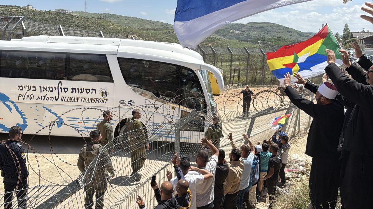 İsrail ordusu, Suriye'yi karıştıran Dürzileri koruma bahanesiyle tedavi ediyor