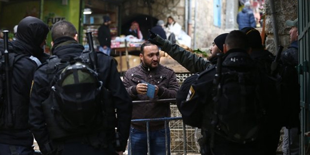 İsrail polisinden insanlık dışı gözaltı