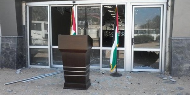 İsrail Refah Sınır Kapısı'nı vurdu