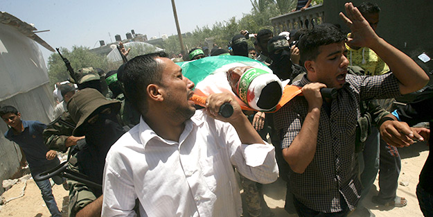 İsrail, sahurda bomba yağdırdı