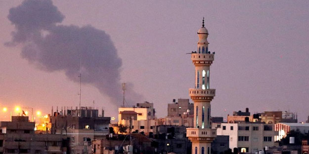 İsrail savaş uçakları cami vurdu