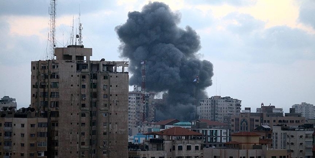 İsrail savaş uçakları Gazze'ye yine saldırdı!