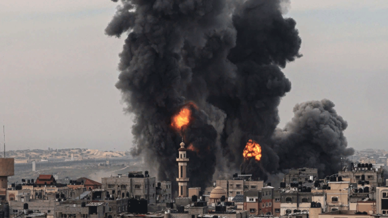 İsrail Savunma Bakanı Gallant, Lübnan'a saldırıları "yoğunlaştıracaklarını" söyledi