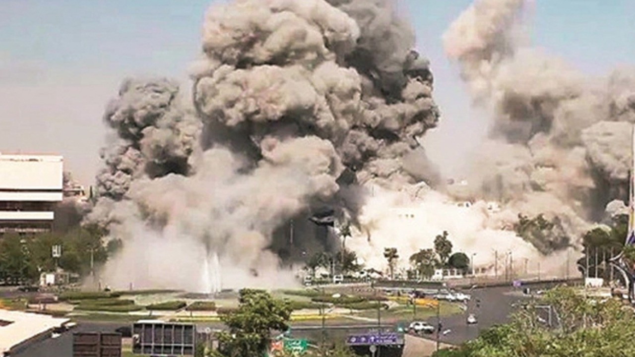 İsrail, Suriye İçişleri Bakanlığı karargahını vurdu! Terör devleti İsrail'den saldırı