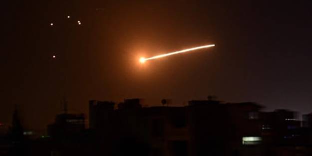 'İsrail Suriye'deki askeri hava üssüne hava saldırısı düzenledi' iddiası