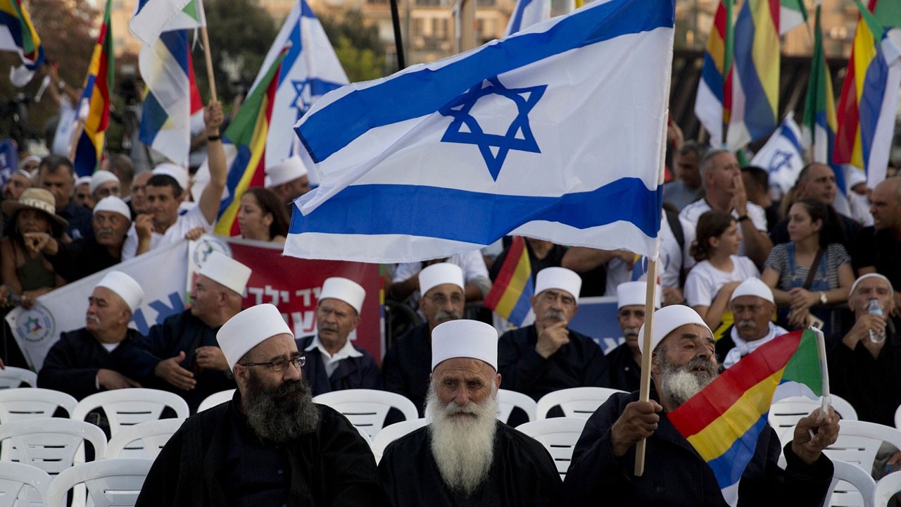 İsrail Suriye'deki Dürzileri silahlandırıp maaşa bağlamış! Boşuna siyonist bayrağı sallamamışlar