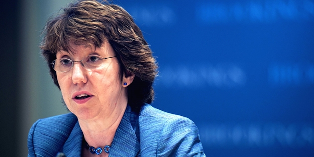 İsrail vurdu, Hamas'ı kınadı