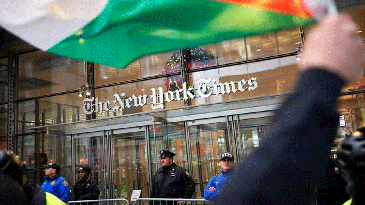 İsrail yalancısı New York Times’a şok: 300 yazar 'siyonistlerin sözcüsü' diyerek gazeteyi bıraktı!