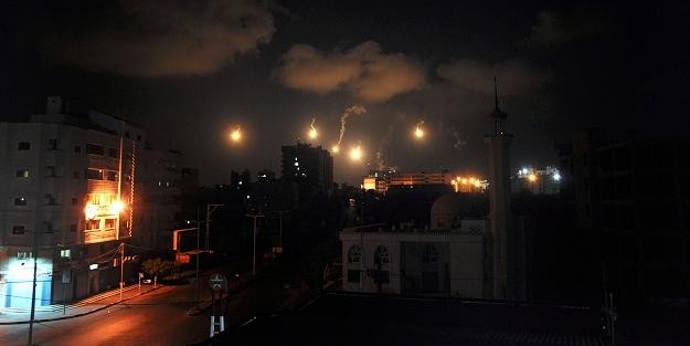 Terörist İsrail eriterek katlediyor!