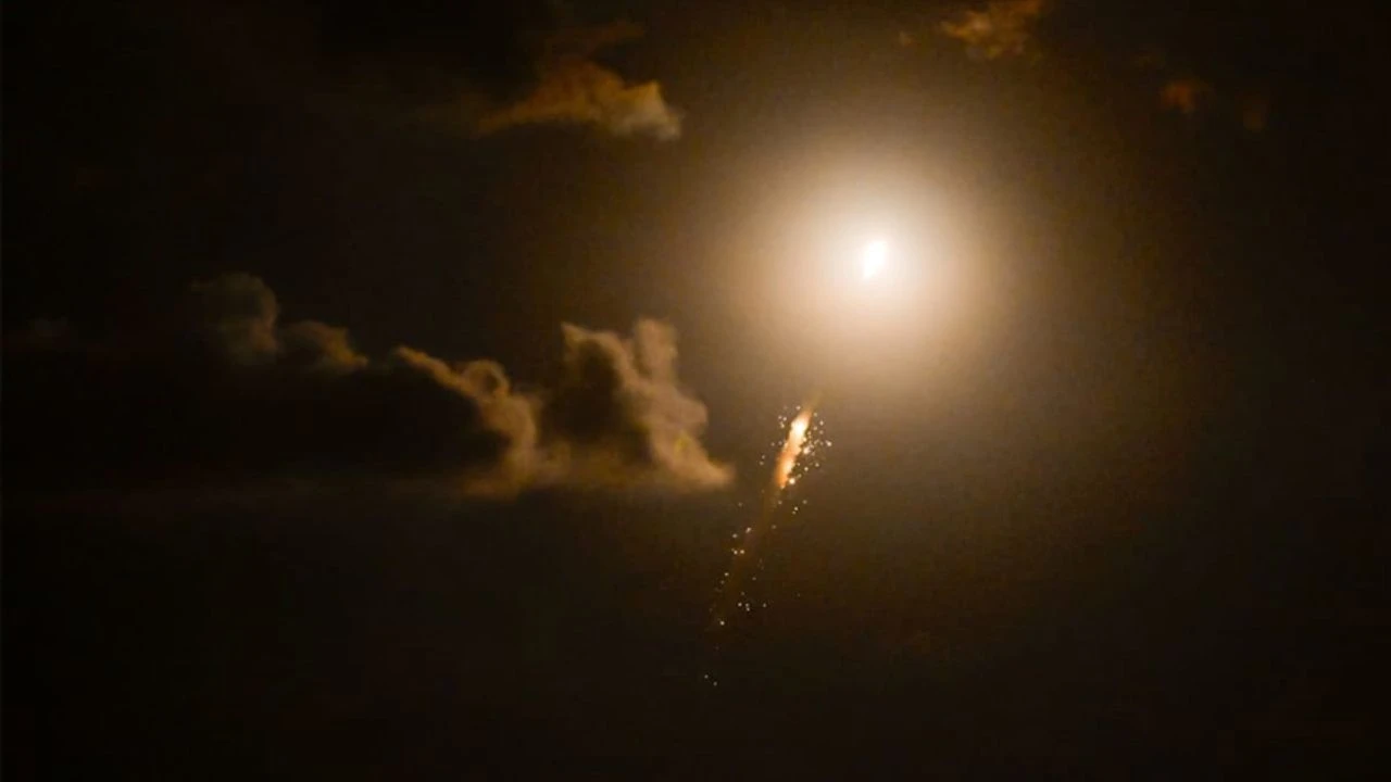 İsrail, yeni askeri gözetleme uydusunu uzaya fırlattı!