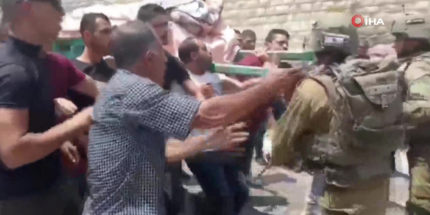 İsrail zulmü 'cenaze' dinlemiyor! Filistinlilere saldırdılar