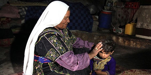 İsrail zulmü yüzünden mağarada yaşıyorlar