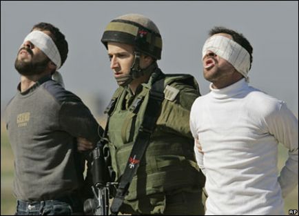 İsrail askerleri, 21 Filistinliyi gözaltına aldı