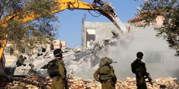 İsrail, havadan vuruyor karadan yıkıyor