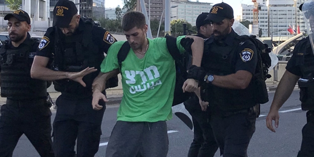 İsrail'de gerginlik artıyor: Göstericiler gözaltına alınıyor