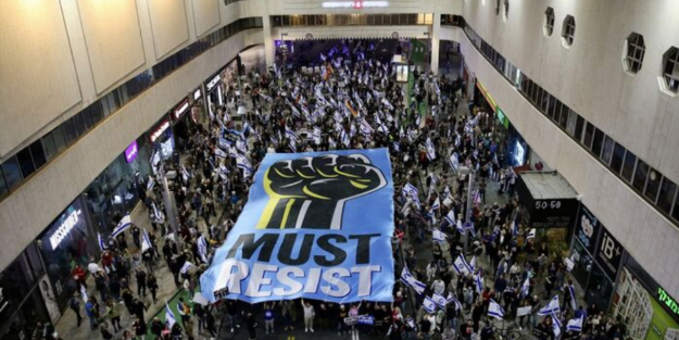 İsrail'de iç savaşın ayak sesleri