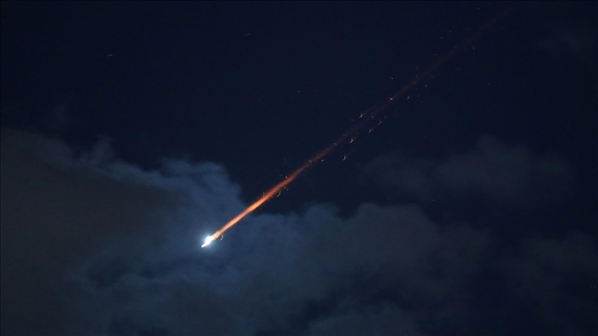 İsrail’de kırmızı alarm: İran’dan iki dalga füze saldırısı!